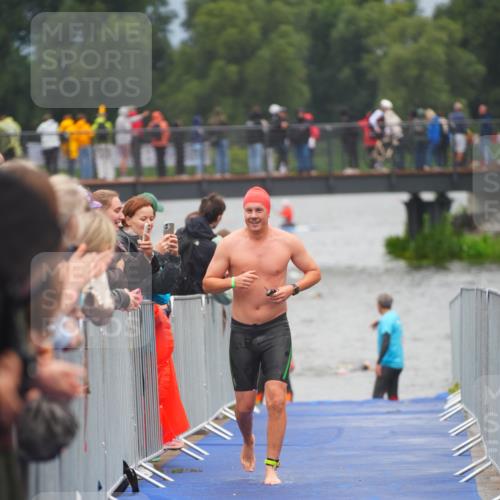 30.08.2026 - Elbe Triathlon Hamburg LAZAROV Photography http://msf.ph/oto/10034502 30.08.2026 08:58:54 Schwimmen 413, 472 meine-sportfotos.de