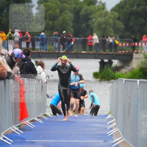30.08.2026 - Elbe Triathlon Hamburg LAZAROV Photography http://msf.ph/oto/10034540 30.08.2026 08:59:09 Schwimmen 472 meine-sportfotos.de