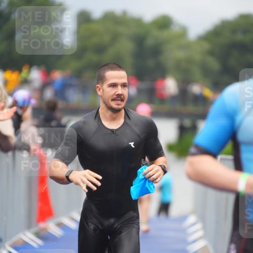 30.08.2026 - Elbe Triathlon Hamburg LAZAROV Photography http://msf.ph/oto/10034594 30.08.2026 08:59:18 Schwimmen 437, 497, 536, 567 meine-sportfotos.de