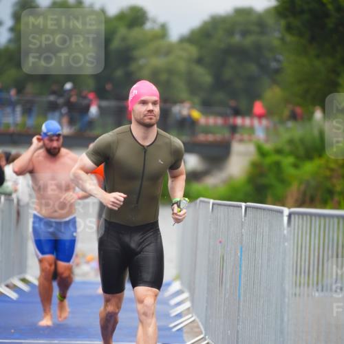 30.08.2026 - Elbe Triathlon Hamburg LAZAROV Photography http://msf.ph/oto/10034610 30.08.2026 08:59:22 Schwimmen 437, 497, 536, 567, 571, 600 meine-sportfotos.de