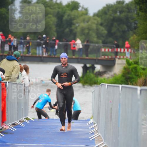 30.08.2026 - Elbe Triathlon Hamburg LAZAROV Photography http://msf.ph/oto/10034653 30.08.2026 08:59:32 Schwimmen 437, 552, 567, 571, 600 meine-sportfotos.de