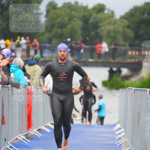 30.08.2026 - Elbe Triathlon Hamburg LAZAROV Photography http://msf.ph/oto/10034659 30.08.2026 08:59:34 Schwimmen 437, 552, 567, 571, 600 meine-sportfotos.de