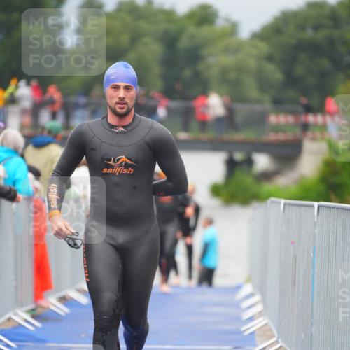 30.08.2026 - Elbe Triathlon Hamburg LAZAROV Photography http://msf.ph/oto/10034664 30.08.2026 08:59:35 Schwimmen 437, 552, 571, 600 meine-sportfotos.de