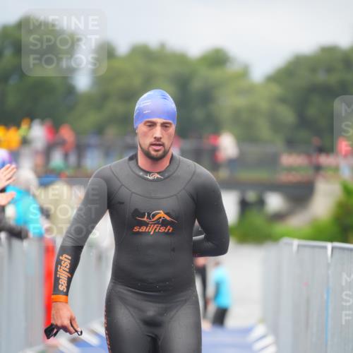 30.08.2026 - Elbe Triathlon Hamburg LAZAROV Photography http://msf.ph/oto/10034669 30.08.2026 08:59:36 Schwimmen 437, 552, 571, 597, 600 meine-sportfotos.de