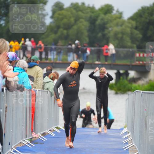 30.08.2026 - Elbe Triathlon Hamburg LAZAROV Photography http://msf.ph/oto/10034675 30.08.2026 08:59:39 Schwimmen 552, 571, 597, 600 meine-sportfotos.de