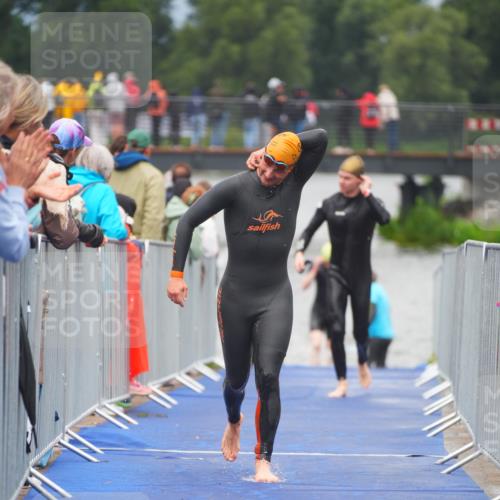 30.08.2026 - Elbe Triathlon Hamburg LAZAROV Photography http://msf.ph/oto/10034683 30.08.2026 08:59:41 Schwimmen 516, 552, 571, 597, 600 meine-sportfotos.de
