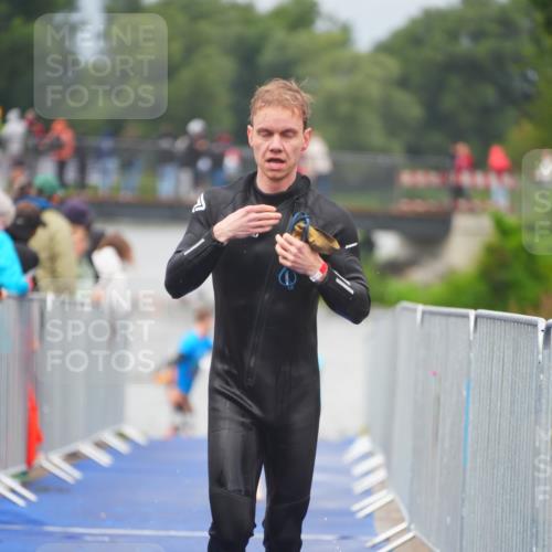 30.08.2026 - Elbe Triathlon Hamburg LAZAROV Photography http://msf.ph/oto/10034711 30.08.2026 08:59:46 Schwimmen 516, 528, 552, 597 meine-sportfotos.de