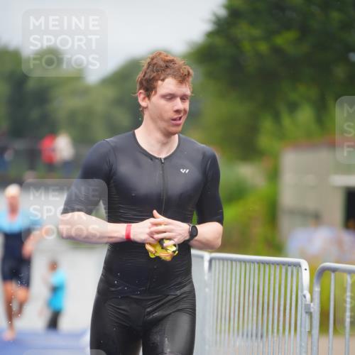 30.08.2026 - Elbe Triathlon Hamburg LAZAROV Photography http://msf.ph/oto/10034731 30.08.2026 08:59:49 Schwimmen 516, 528, 552, 597 meine-sportfotos.de