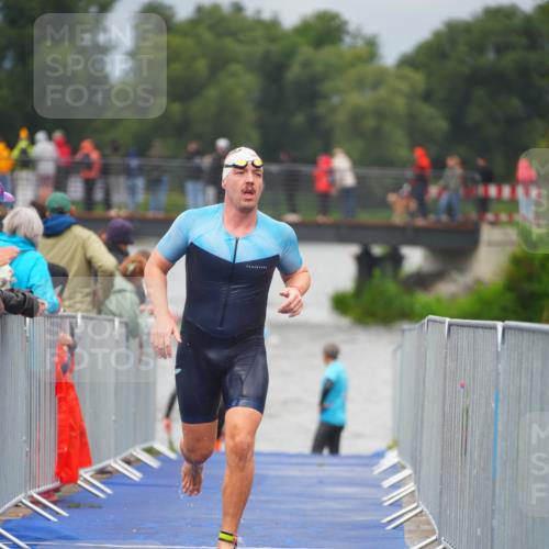30.08.2026 - Elbe Triathlon Hamburg LAZAROV Photography http://msf.ph/oto/10034741 30.08.2026 08:59:52 Schwimmen 516, 528, 597, 606 meine-sportfotos.de