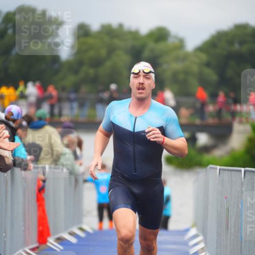 30.08.2026 - Elbe Triathlon Hamburg LAZAROV Photography http://msf.ph/oto/10034747 30.08.2026 08:59:53 Schwimmen 516, 528, 597, 606 meine-sportfotos.de