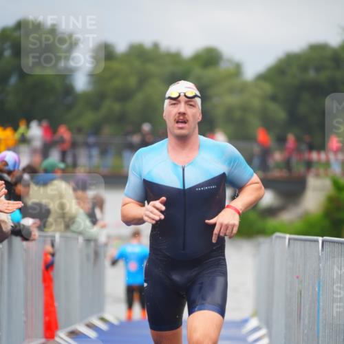 30.08.2026 - Elbe Triathlon Hamburg LAZAROV Photography http://msf.ph/oto/10034749 30.08.2026 08:59:54 Schwimmen 516, 528, 597, 606 meine-sportfotos.de