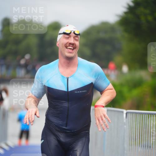 30.08.2026 - Elbe Triathlon Hamburg LAZAROV Photography http://msf.ph/oto/10034754 30.08.2026 08:59:54 Schwimmen 516, 528, 597, 606 meine-sportfotos.de