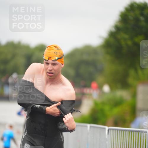 30.08.2026 - Elbe Triathlon Hamburg LAZAROV Photography http://msf.ph/oto/10034786 30.08.2026 09:00:17 Schwimmen 520 meine-sportfotos.de