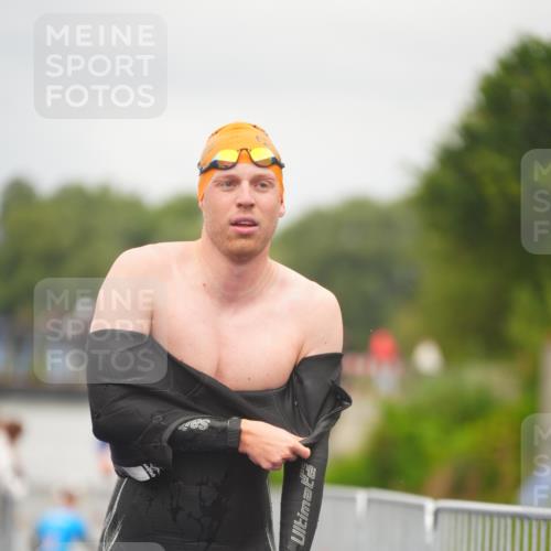 30.08.2026 - Elbe Triathlon Hamburg LAZAROV Photography http://msf.ph/oto/10034788 30.08.2026 09:00:18 Schwimmen 520, 531 meine-sportfotos.de