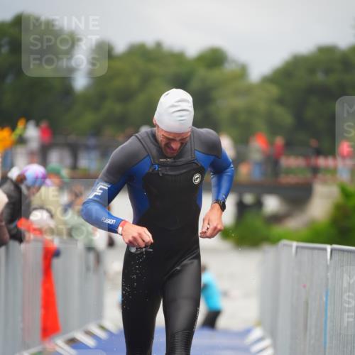 30.08.2026 - Elbe Triathlon Hamburg LAZAROV Photography http://msf.ph/oto/10034794 30.08.2026 09:00:22 Schwimmen 520, 531 meine-sportfotos.de