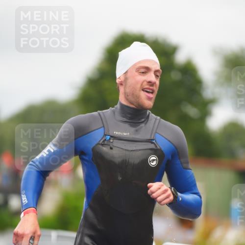 30.08.2026 - Elbe Triathlon Hamburg LAZAROV Photography http://msf.ph/oto/10034801 30.08.2026 09:00:23 Schwimmen 520, 531 meine-sportfotos.de