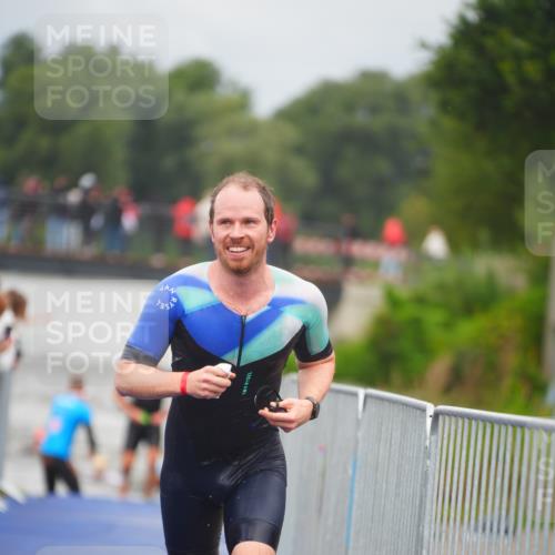 30.08.2026 - Elbe Triathlon Hamburg LAZAROV Photography http://msf.ph/oto/10034818 30.08.2026 09:00:37 Schwimmen 531, 631 meine-sportfotos.de