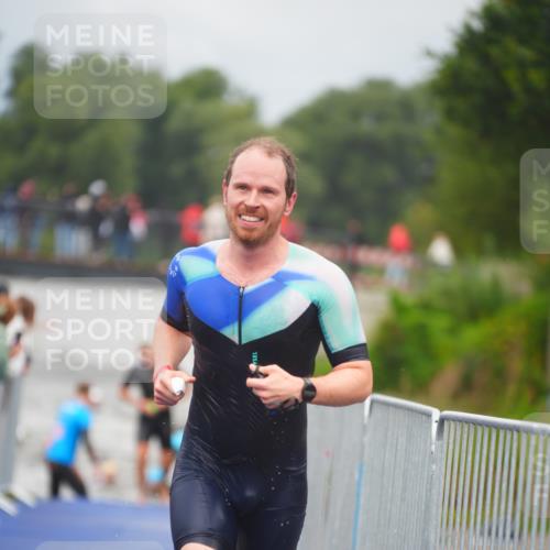 30.08.2026 - Elbe Triathlon Hamburg LAZAROV Photography http://msf.ph/oto/10034821 30.08.2026 09:00:37 Schwimmen 531, 631 meine-sportfotos.de