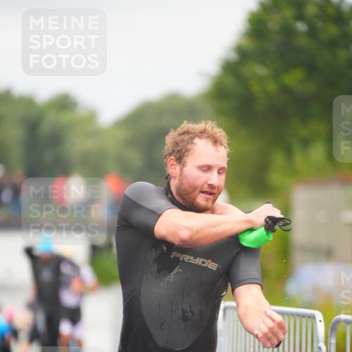 30.08.2026 - Elbe Triathlon Hamburg LAZAROV Photography http://msf.ph/oto/10034831 30.08.2026 09:00:46 Schwimmen 631, 634, 642 meine-sportfotos.de