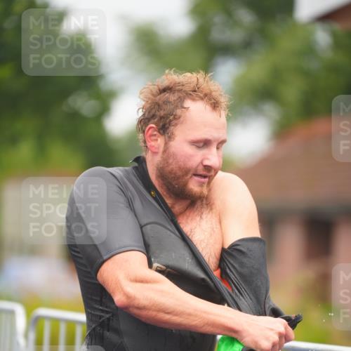 30.08.2026 - Elbe Triathlon Hamburg LAZAROV Photography http://msf.ph/oto/10034836 30.08.2026 09:00:47 Schwimmen 631, 634, 642 meine-sportfotos.de