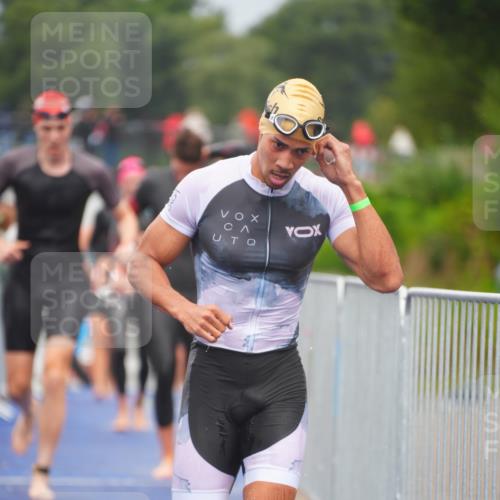 30.08.2026 - Elbe Triathlon Hamburg LAZAROV Photography http://msf.ph/oto/10034856 30.08.2026 09:00:53 Schwimmen 418, 519, 584, 588, 634, 642 meine-sportfotos.de