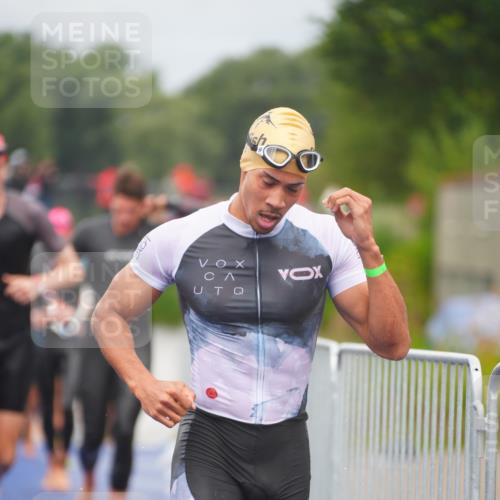 30.08.2026 - Elbe Triathlon Hamburg LAZAROV Photography http://msf.ph/oto/10034859 30.08.2026 09:00:54 Schwimmen 418, 519, 584, 588, 634, 642 meine-sportfotos.de