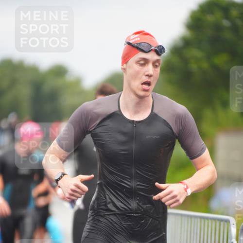 30.08.2026 - Elbe Triathlon Hamburg LAZAROV Photography http://msf.ph/oto/10034871 30.08.2026 09:00:56 Schwimmen 418, 519, 524, 584, 588, 634, 642 meine-sportfotos.de