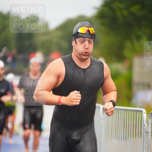 30.08.2026 - Elbe Triathlon Hamburg LAZAROV Photography http://msf.ph/oto/10034900 30.08.2026 09:01:01 Schwimmen 418, 519, 524, 540, 584, 588, 609, 634, 642, 643 meine-sportfotos.de