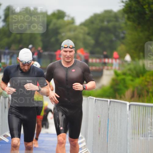 30.08.2026 - Elbe Triathlon Hamburg LAZAROV Photography http://msf.ph/oto/10034908 30.08.2026 09:01:02 Schwimmen 418, 519, 524, 540, 584, 588, 609, 634, 643 meine-sportfotos.de