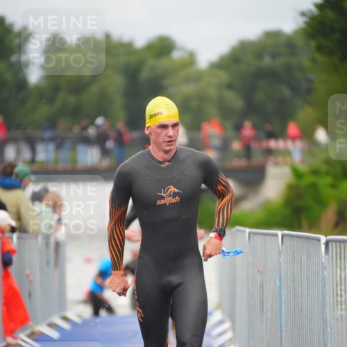 30.08.2026 - Elbe Triathlon Hamburg LAZAROV Photography http://msf.ph/oto/10034940 30.08.2026 09:01:11 Schwimmen 508, 524, 540, 554, 584, 588, 609, 643 meine-sportfotos.de