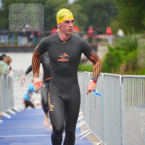 30.08.2026 - Elbe Triathlon Hamburg LAZAROV Photography http://msf.ph/oto/10034942 30.08.2026 09:01:11 Schwimmen 508, 524, 540, 554, 584, 588, 609, 643 meine-sportfotos.de