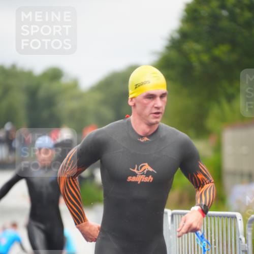 30.08.2026 - Elbe Triathlon Hamburg LAZAROV Photography http://msf.ph/oto/10034948 30.08.2026 09:01:12 Schwimmen 508, 524, 540, 554, 584, 609, 643 meine-sportfotos.de