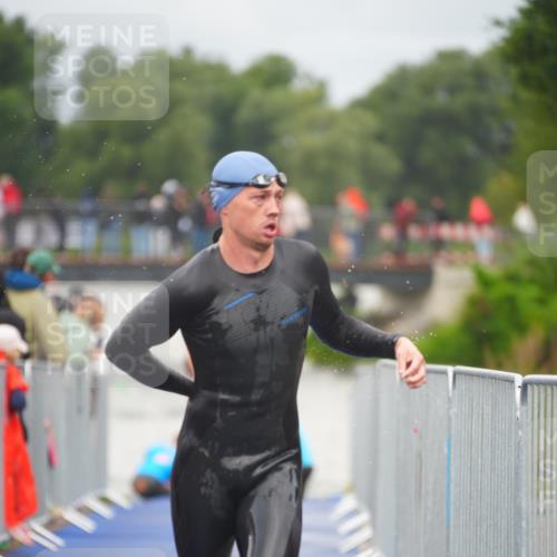 30.08.2026 - Elbe Triathlon Hamburg LAZAROV Photography http://msf.ph/oto/10034955 30.08.2026 09:01:13 Schwimmen 508, 524, 540, 554, 609, 643, 1897 meine-sportfotos.de