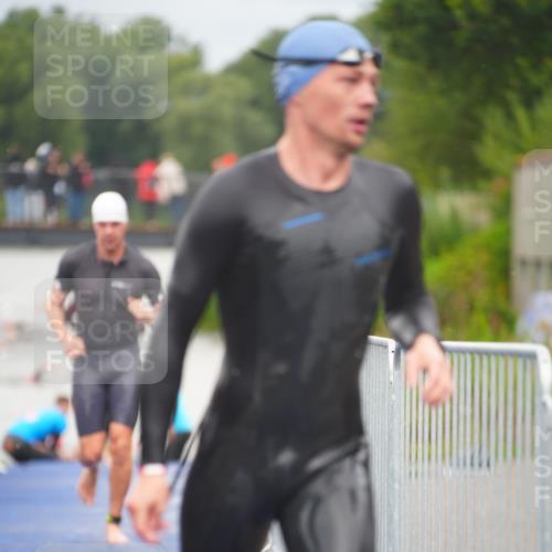 30.08.2026 - Elbe Triathlon Hamburg LAZAROV Photography http://msf.ph/oto/10034960 30.08.2026 09:01:14 Schwimmen 508, 524, 540, 554, 609, 643, 1897 meine-sportfotos.de
