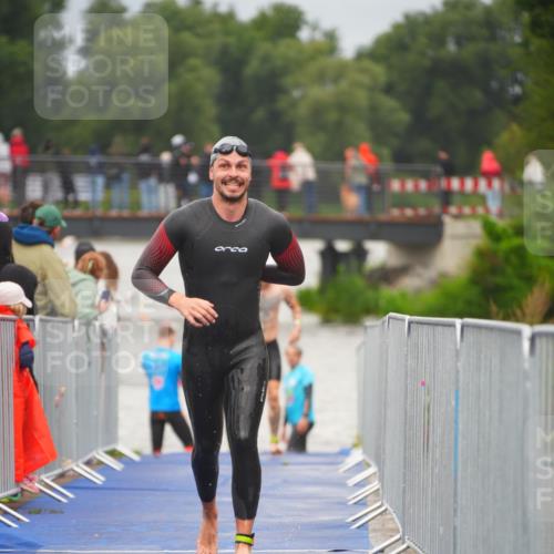 30.08.2026 - Elbe Triathlon Hamburg LAZAROV Photography http://msf.ph/oto/10034989 30.08.2026 09:01:20 Schwimmen 508, 554, 608, 643, 1897 meine-sportfotos.de