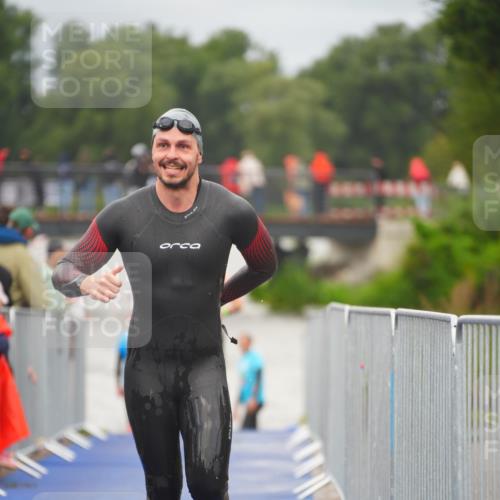30.08.2026 - Elbe Triathlon Hamburg LAZAROV Photography http://msf.ph/oto/10034998 30.08.2026 09:01:21 Schwimmen 508, 554, 608, 643, 1897 meine-sportfotos.de