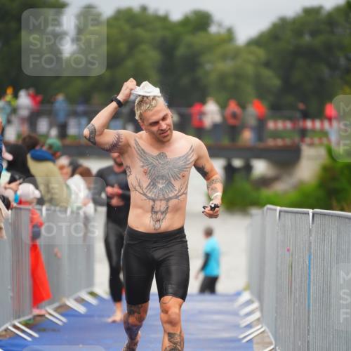 30.08.2026 - Elbe Triathlon Hamburg LAZAROV Photography http://msf.ph/oto/10035020 30.08.2026 09:01:25 Schwimmen 491, 508, 554, 608, 612, 1897 meine-sportfotos.de