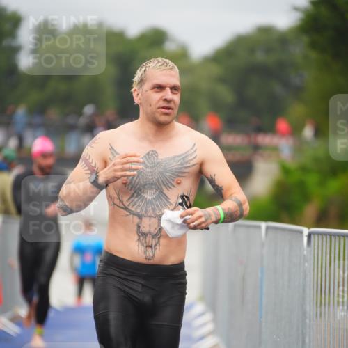 30.08.2026 - Elbe Triathlon Hamburg LAZAROV Photography http://msf.ph/oto/10035029 30.08.2026 09:01:26 Schwimmen 491, 508, 554, 608, 612, 1897 meine-sportfotos.de