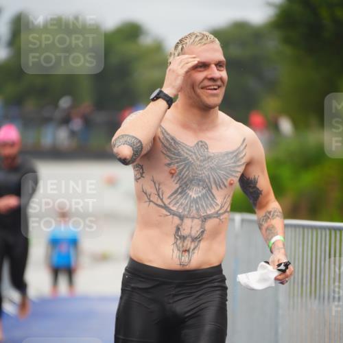 30.08.2026 - Elbe Triathlon Hamburg LAZAROV Photography http://msf.ph/oto/10035032 30.08.2026 09:01:26 Schwimmen 491, 508, 554, 608, 612, 1897 meine-sportfotos.de
