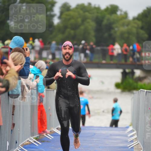 30.08.2026 - Elbe Triathlon Hamburg LAZAROV Photography http://msf.ph/oto/10035038 30.08.2026 09:01:28 Schwimmen 491, 508, 554, 608, 612, 1897 meine-sportfotos.de