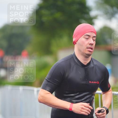 30.08.2026 - Elbe Triathlon Hamburg LAZAROV Photography http://msf.ph/oto/10035059 30.08.2026 09:01:51 Schwimmen 582, 607 meine-sportfotos.de