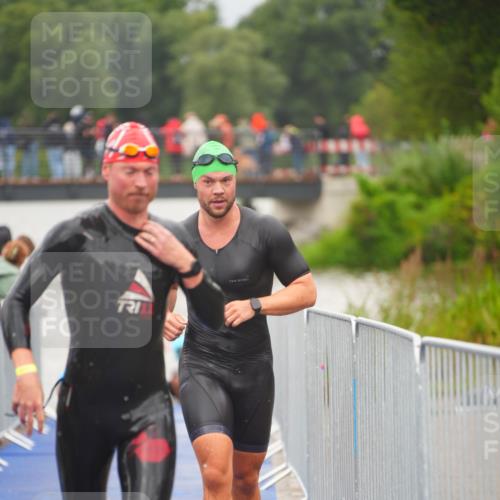 30.08.2026 - Elbe Triathlon Hamburg LAZAROV Photography http://msf.ph/oto/10035079 30.08.2026 09:02:04 Schwimmen 573, 582, 607, 701 meine-sportfotos.de