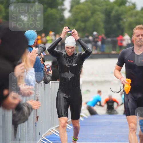 30.08.2026 - Elbe Triathlon Hamburg LAZAROV Photography http://msf.ph/oto/10035144 30.08.2026 09:02:29 Schwimmen 535, 541, 603 meine-sportfotos.de