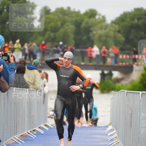 30.08.2026 - Elbe Triathlon Hamburg LAZAROV Photography http://msf.ph/oto/10035169 30.08.2026 09:02:39 Schwimmen 535, 541, 617 meine-sportfotos.de