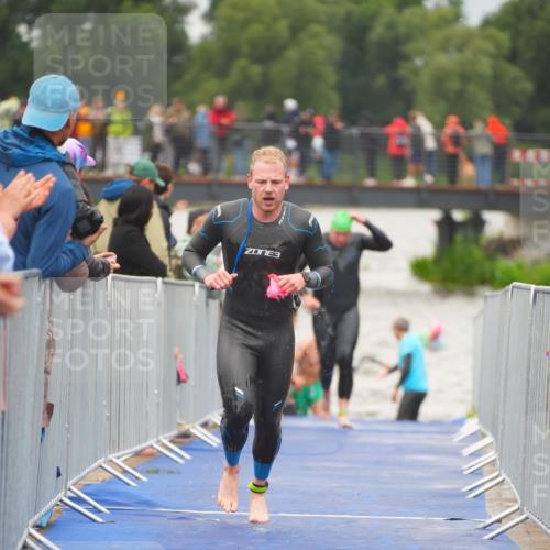 30.08.2026 - Elbe Triathlon Hamburg LAZAROV Photography http://msf.ph/oto/10035272 30.08.2026 09:03:00 Schwimmen 408, 439, 462, 525, 557, 621, 771 meine-sportfotos.de