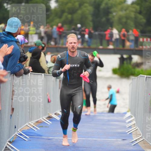 30.08.2026 - Elbe Triathlon Hamburg LAZAROV Photography http://msf.ph/oto/10035274 30.08.2026 09:03:01 Schwimmen 408, 439, 462, 525, 557, 621, 771 meine-sportfotos.de