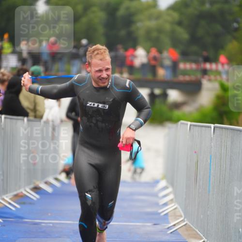 30.08.2026 - Elbe Triathlon Hamburg LAZAROV Photography http://msf.ph/oto/10035282 30.08.2026 09:03:02 Schwimmen 408, 439, 462, 525, 557, 605, 621 meine-sportfotos.de