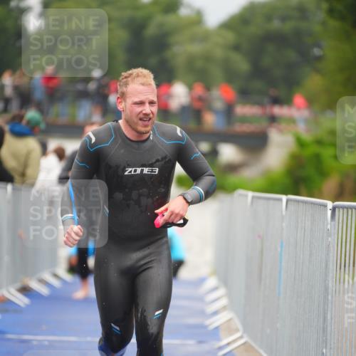 30.08.2026 - Elbe Triathlon Hamburg LAZAROV Photography http://msf.ph/oto/10035285 30.08.2026 09:03:02 Schwimmen 408, 439, 462, 525, 557, 605, 621 meine-sportfotos.de