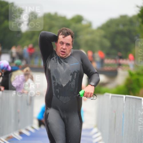 30.08.2026 - Elbe Triathlon Hamburg LAZAROV Photography http://msf.ph/oto/10035312 30.08.2026 09:03:06 Schwimmen 439, 557, 605, 621 meine-sportfotos.de