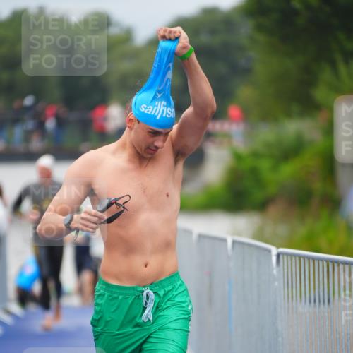 30.08.2026 - Elbe Triathlon Hamburg LAZAROV Photography http://msf.ph/oto/10035329 30.08.2026 09:03:12 Schwimmen 557, 605, 621, 718, 968 meine-sportfotos.de